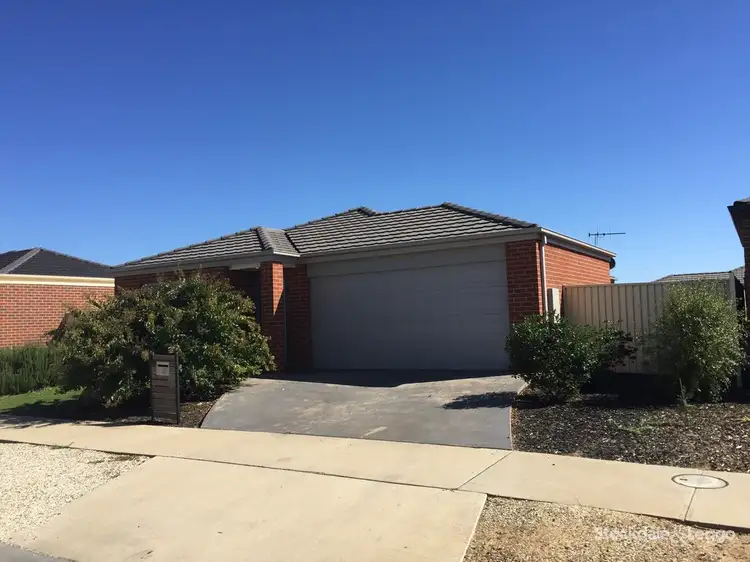 2B Kinchega Drive