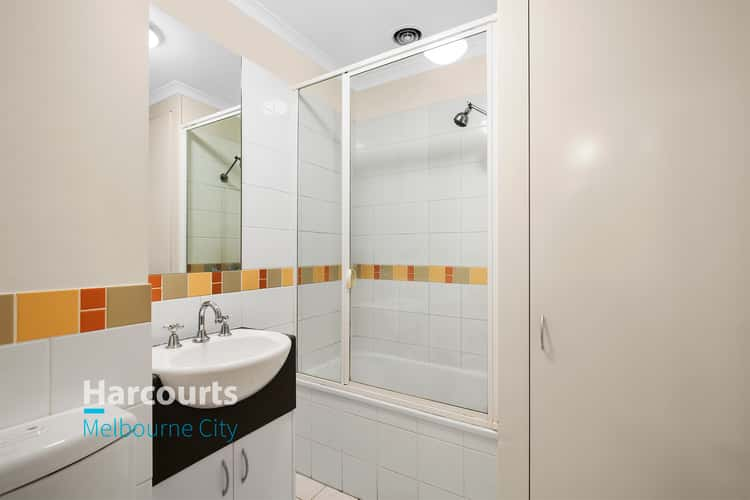 Third view of Homely apartment listing, 904/238 Flinders Street, Melbourne VIC 3000