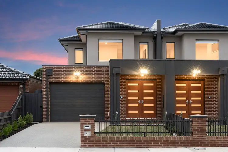 13 Wallace Crescent, Strathmore VIC 3041