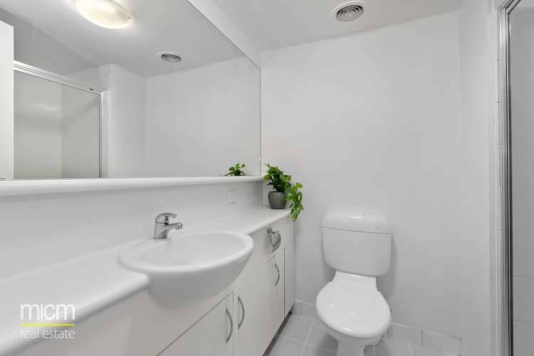 Sixth view of Homely apartment listing, 621/118 Franklin Street, Melbourne VIC 3000