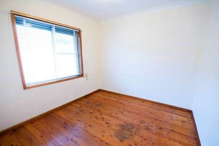 Fifth view of Homely unit listing, 1/41 Weringa Avenue, Lake Heights NSW 2502