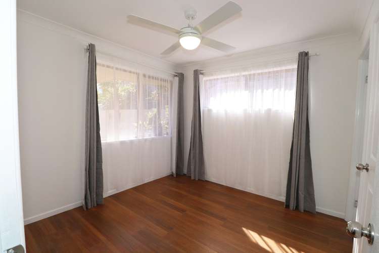 Third view of Homely semiDetached listing, 2/20 Bordeaux Parade, Mermaid Waters QLD 4218
