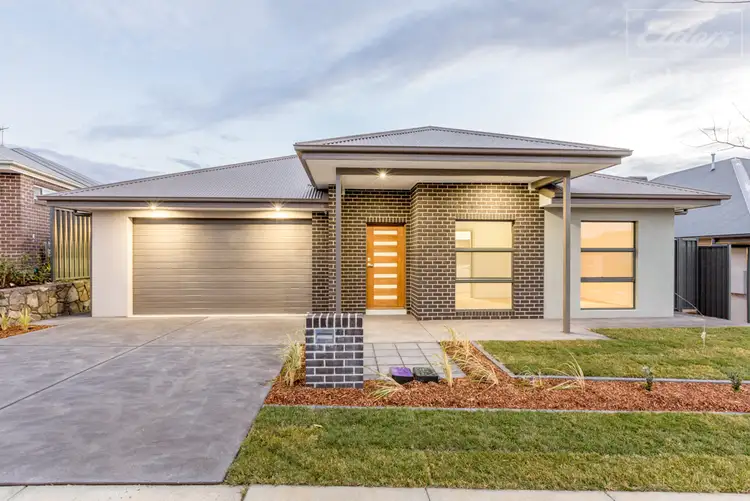 8 Dolly Street, Googong NSW 2620
