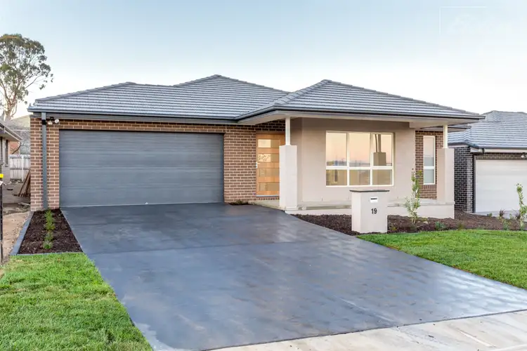 19 Griffiths Link, Googong NSW 2620
