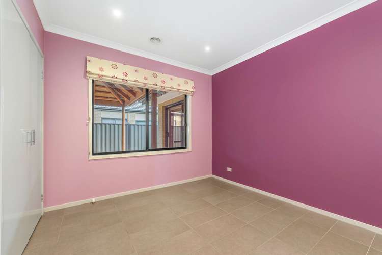 Seventh view of Homely house listing, 2 Sassafras Close, Point Cook VIC 3030