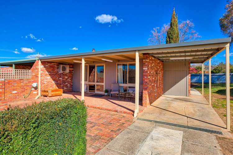 Main view of Homely unit listing, 2/5 Gayview Drive, Wodonga VIC 3690