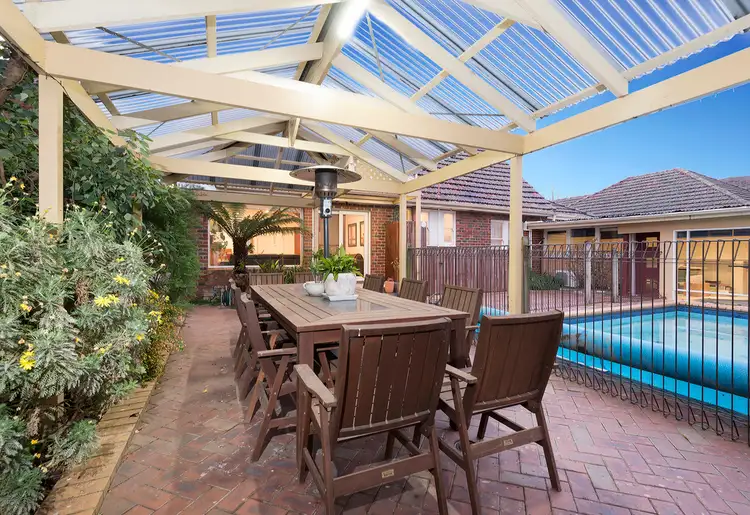14 Wickham Grove, Strathmore VIC 3041