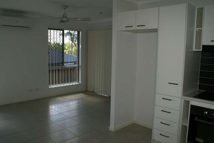 Fifth view of Homely unit listing, 2/10 Oakwood Place, Chuwar QLD 4306