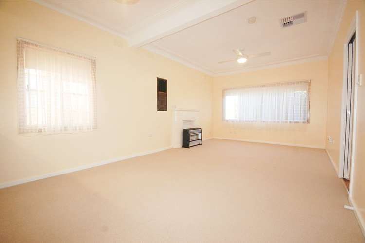 Fifth view of Homely house listing, 122 Meadow Street, Kooringal NSW 2650