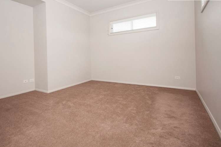 Third view of Homely townhouse listing, 2/26 William Street, Wodonga VIC 3690