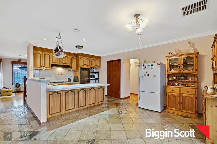 Fifth view of Homely house listing, 10 Berberis Place, Hoppers Crossing VIC 3029