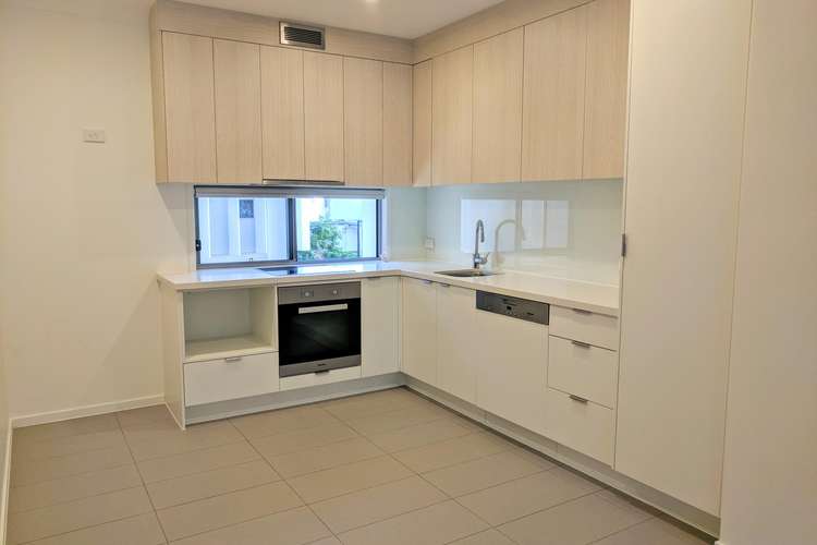 Second view of Homely unit listing, 36/3028 The Boulevarde ''Emerald Lakes'', Carrara QLD 4211