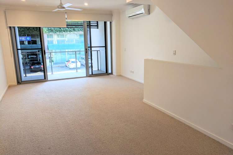 Third view of Homely unit listing, 36/3028 The Boulevarde ''Emerald Lakes'', Carrara QLD 4211