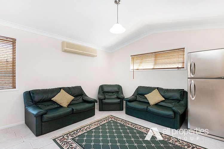 Fourth view of Homely house listing, 4 SILVERASH CT, Regents Park QLD 4118