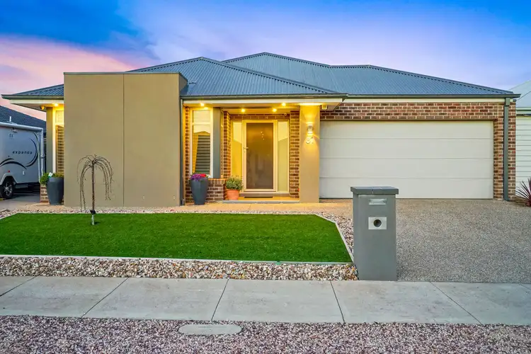 81 Rowling street, Plumpton VIC 3335