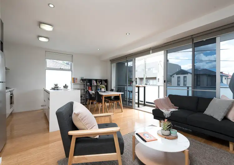 2/6 Sturt Street, Essendon VIC 3040