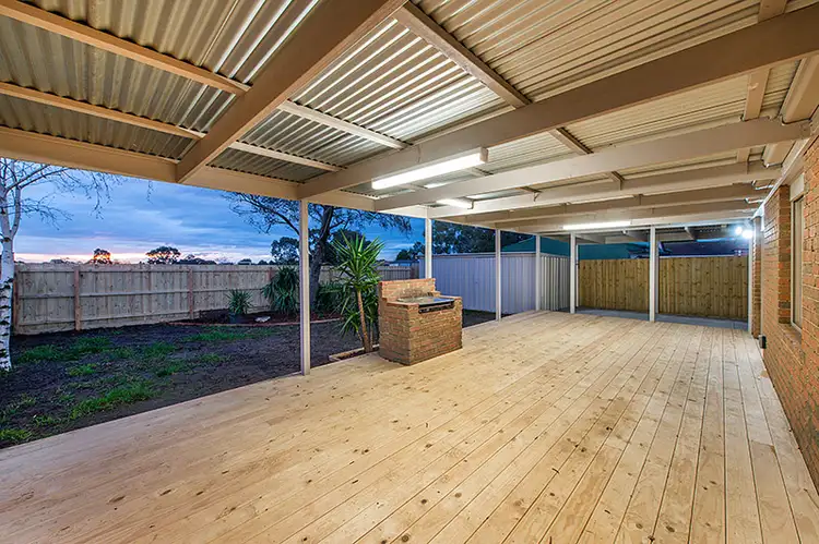 5 Friendship Close, Cranbourne West VIC 3977