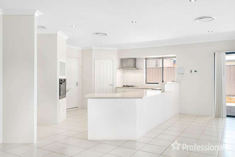 Fourth view of Homely house listing, 18 Beachcomber Hill, Glenfield WA 6532