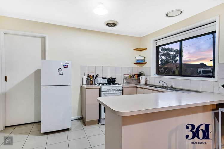 Fifth view of Homely house listing, 2 Lydford Court, Werribee VIC 3030