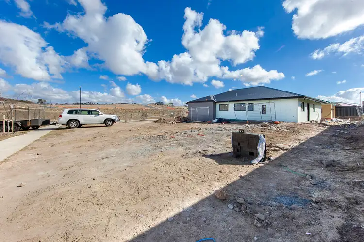 20 Bobby street, Googong NSW 2620