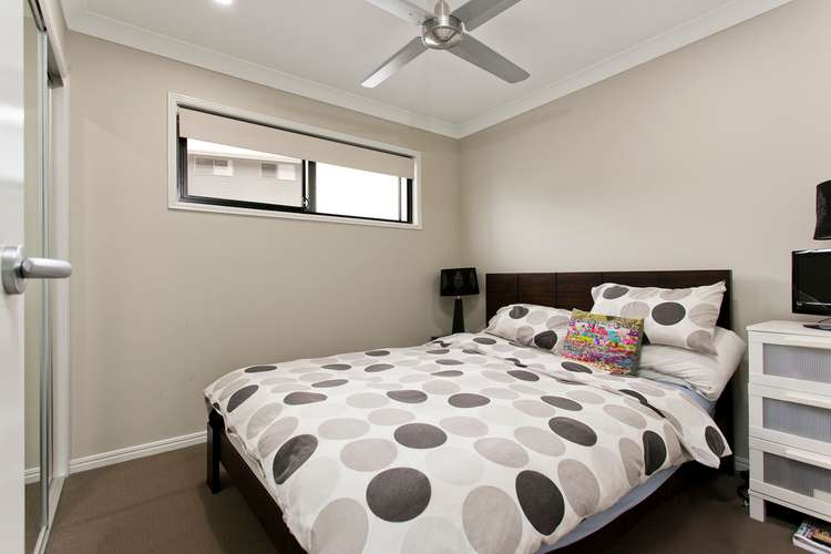 Fifth view of Homely house listing, 1 Creekside Court, Everton Hills QLD 4053