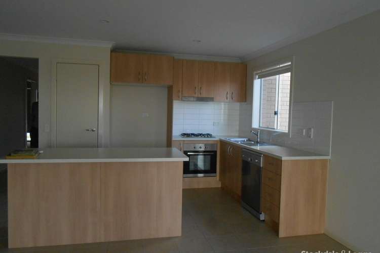 Second view of Homely house listing, 5 Sherwood Court, Shepparton VIC 3630