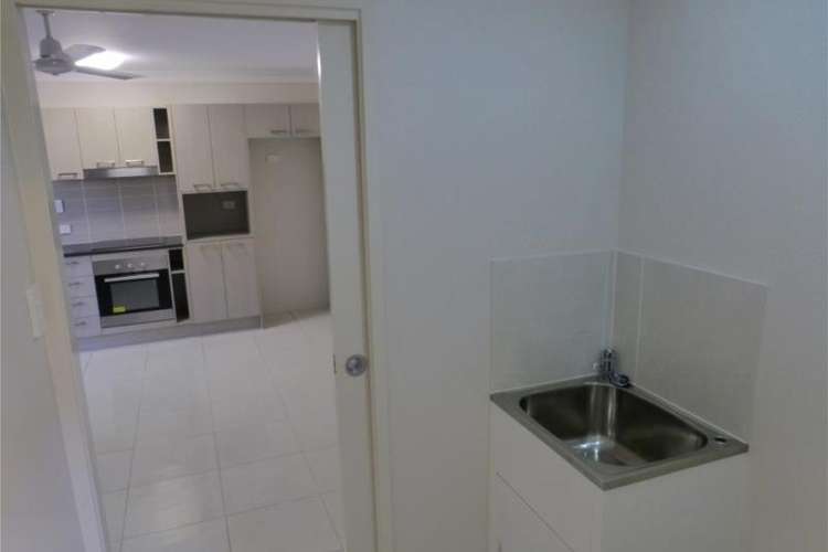 Fifth view of Homely unit listing, 1/11 Innes Crescent, Bundamba QLD 4304