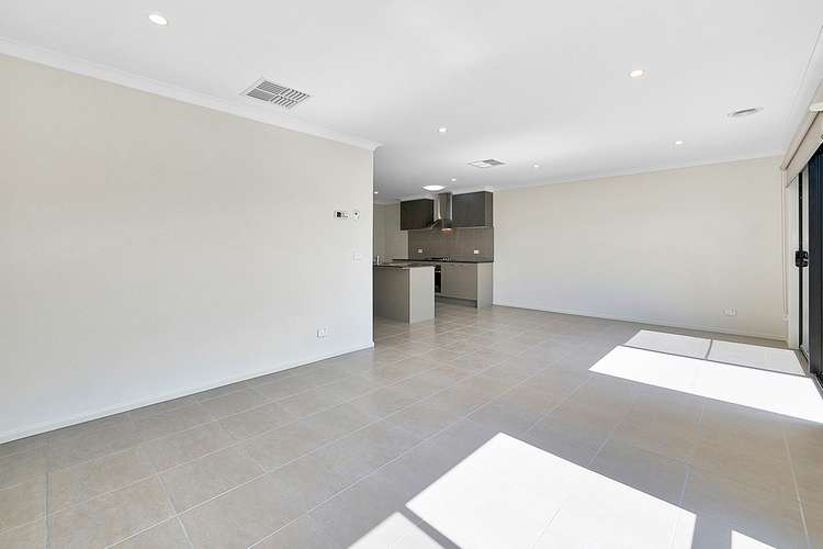 Fifth view of Homely house listing, 32 Aquatic Drive, Cranbourne West VIC 3977