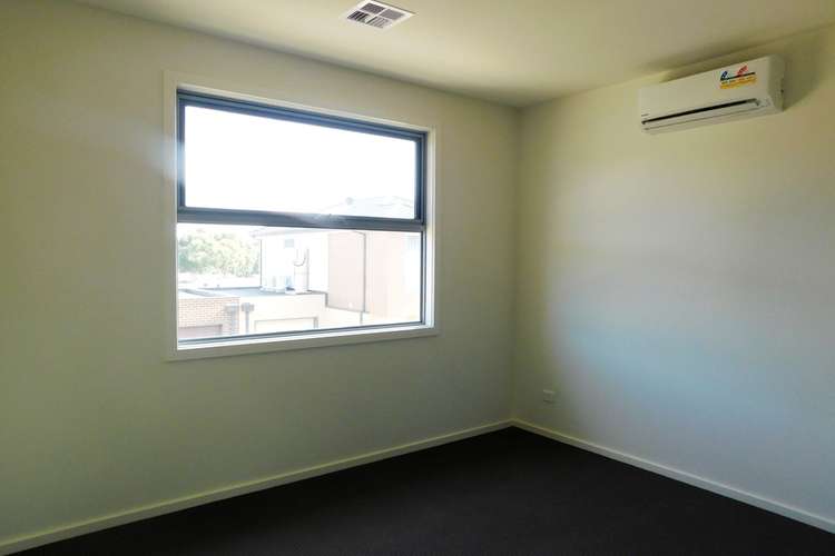 Fourth view of Homely house listing, 7 Emica Parade, Knoxfield VIC 3180