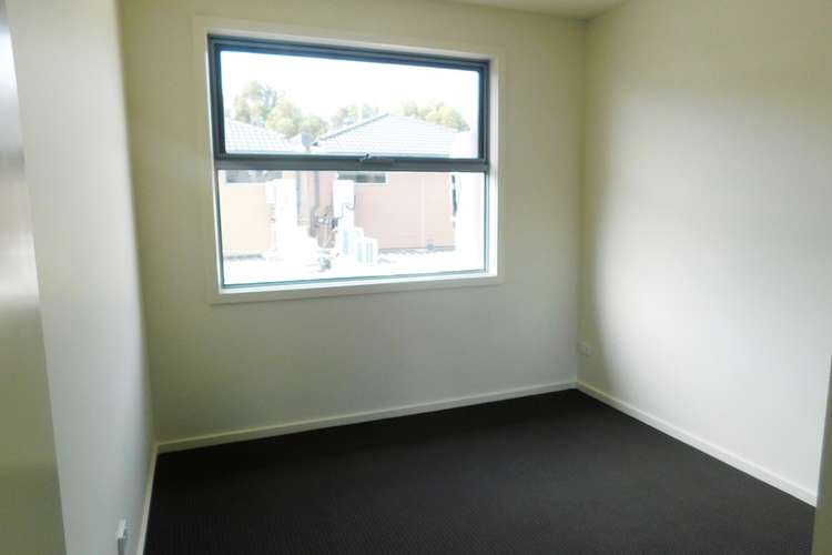 Fifth view of Homely house listing, 7 Emica Parade, Knoxfield VIC 3180