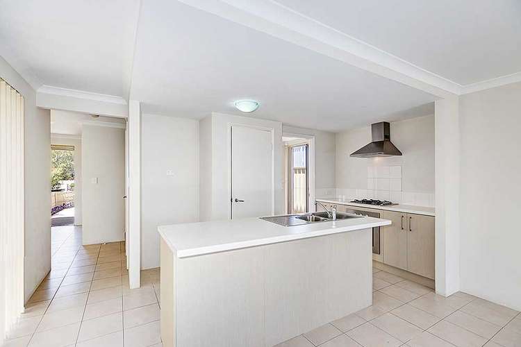 Sixth view of Homely house listing, 8 Vickridge Close, Beaconsfield WA 6162