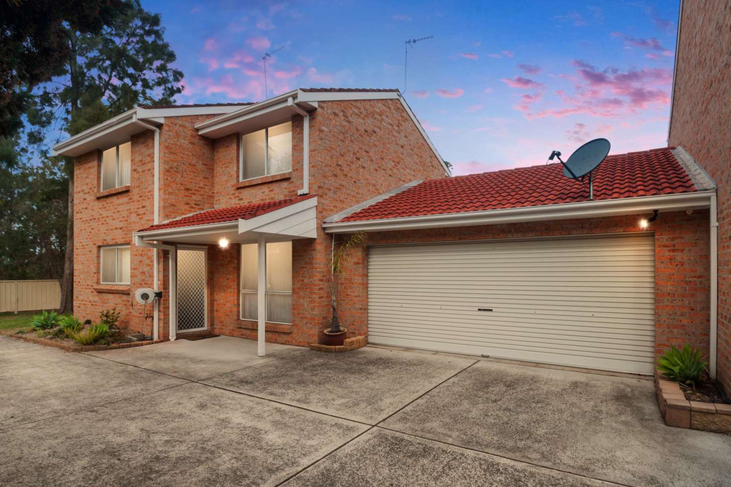 Main view of Homely townhouse listing, 2/50 Bateman Avenue, Albion Park Rail NSW 2527
