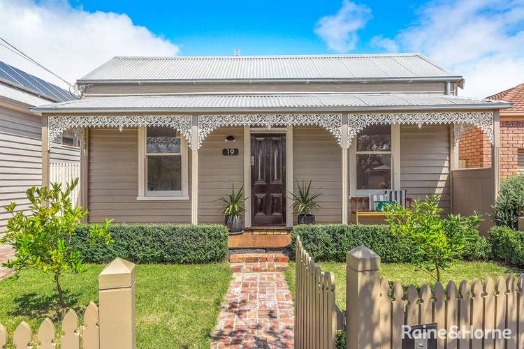 Main view of Homely house listing, 19 Macquarie Street, Williamstown VIC 3016