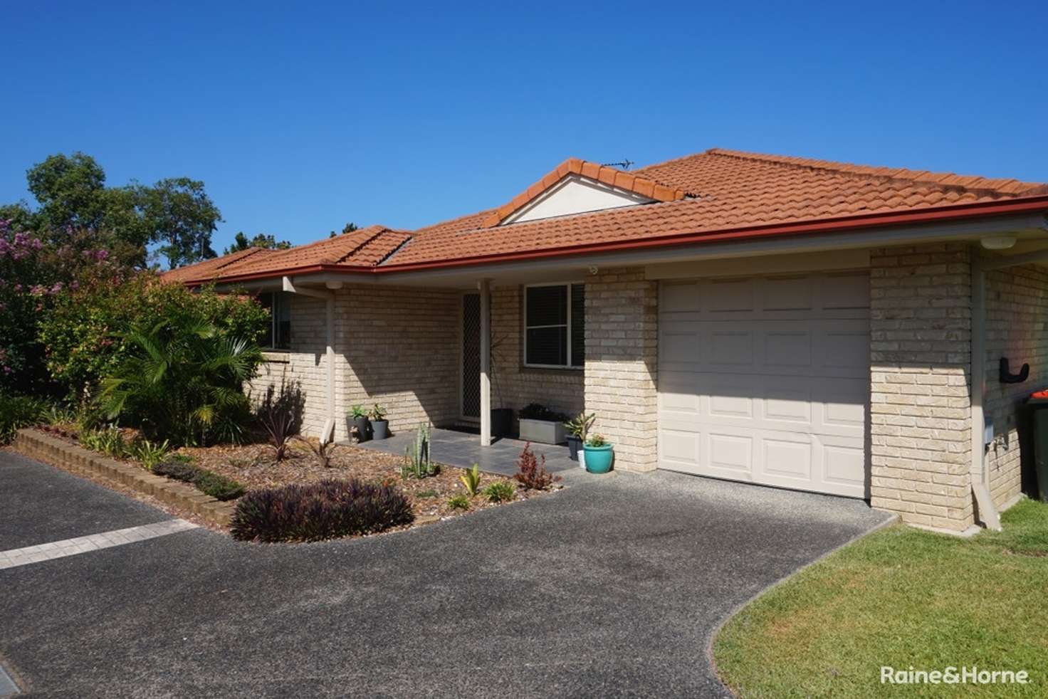 Main view of Homely villa listing, 2/11 Bonville Street, Coffs Harbour NSW 2450
