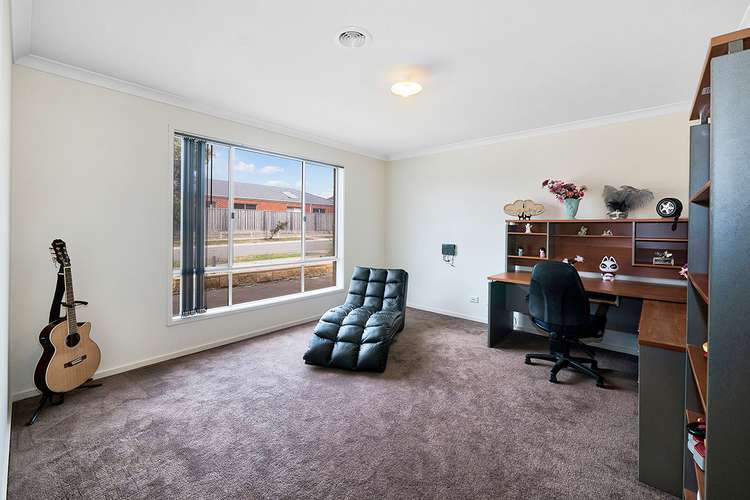 Fifth view of Homely house listing, 32 Bayley Place, Cranbourne West VIC 3977