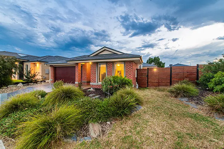 33 City Vista Circuit, Cranbourne West VIC 3977