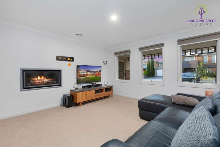 Second view of Homely house listing, 7 Lucon Glen, Point Cook VIC 3030