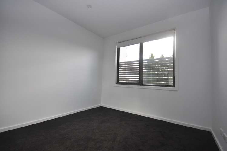 Fourth view of Homely apartment listing, 2/5-7 Downs Street, Pascoe Vale VIC 3044