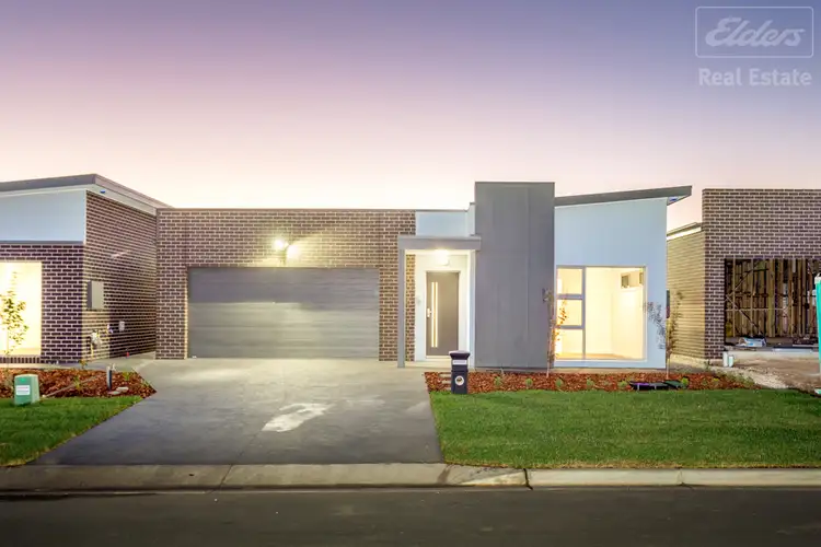 32 Zealie Bend, Googong NSW 2620