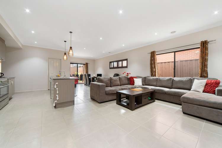 Fifth view of Homely house listing, 21 Elmsford Crescent, Cranbourne West VIC 3977