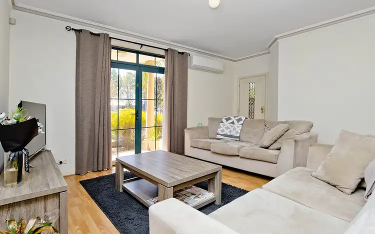 7/2 Chatswood Court
