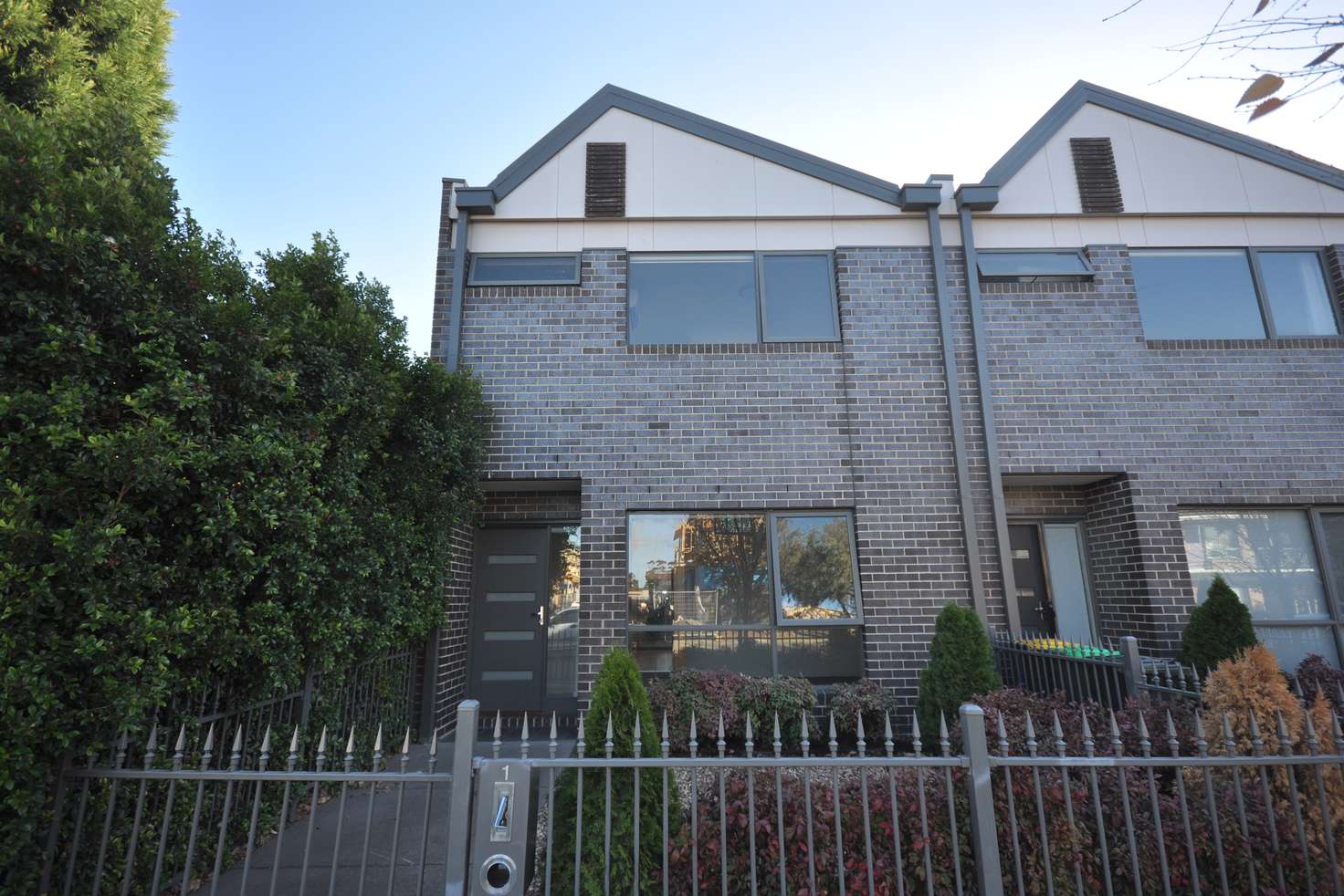Main view of Homely townhouse listing, 1/253 Derby Street, Pascoe Vale VIC 3044
