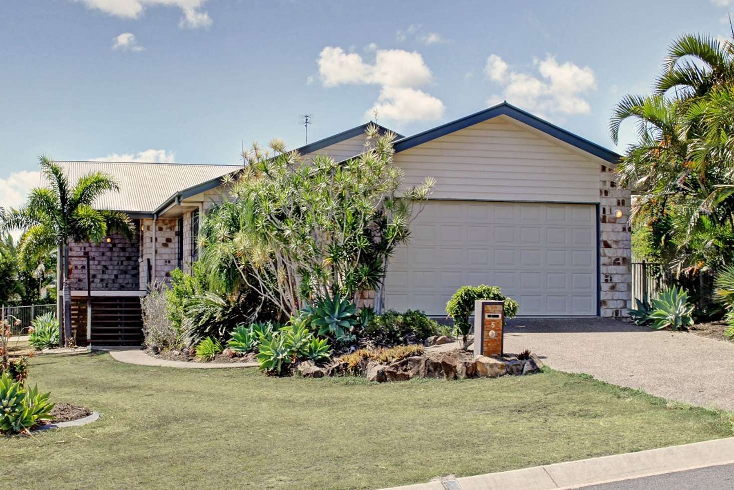 Main view of Homely house listing, 5 Baunfiend Court, Urraween QLD 4655