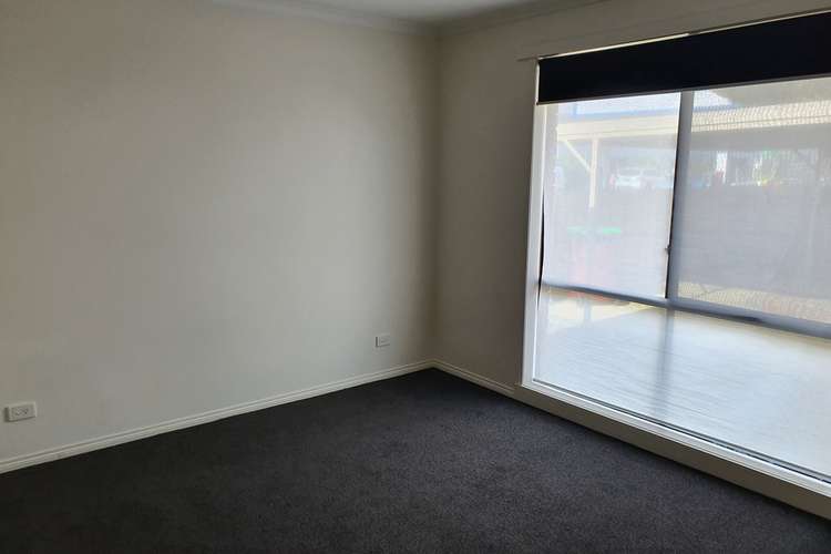 Third view of Homely house listing, 5 Landau Court, Cranbourne VIC 3977