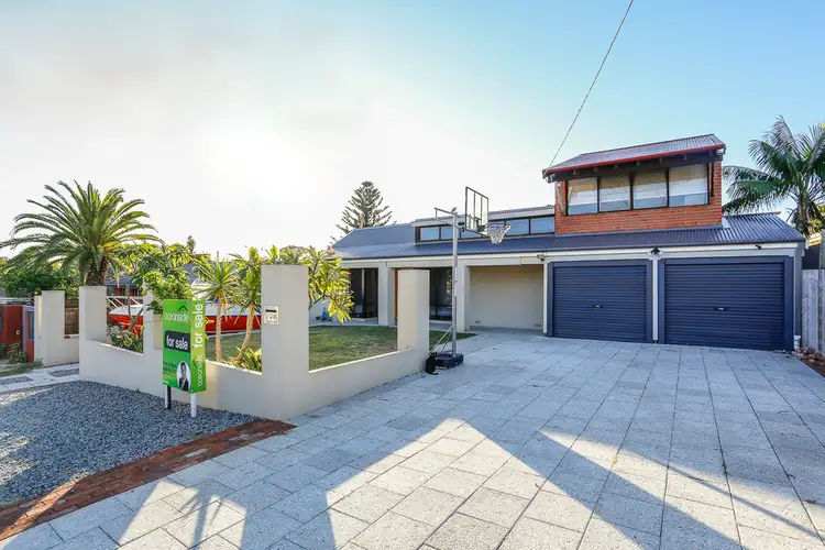 17 Oleander Way, Kallaroo WA 6025