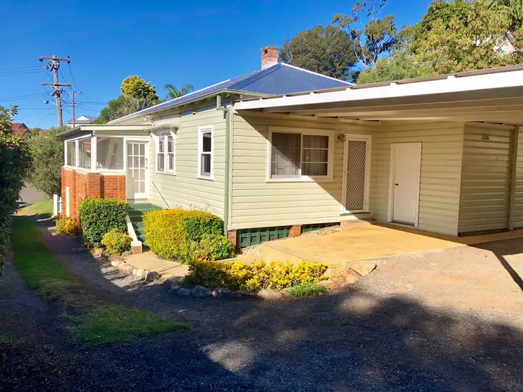 6 McKenzie Avenue