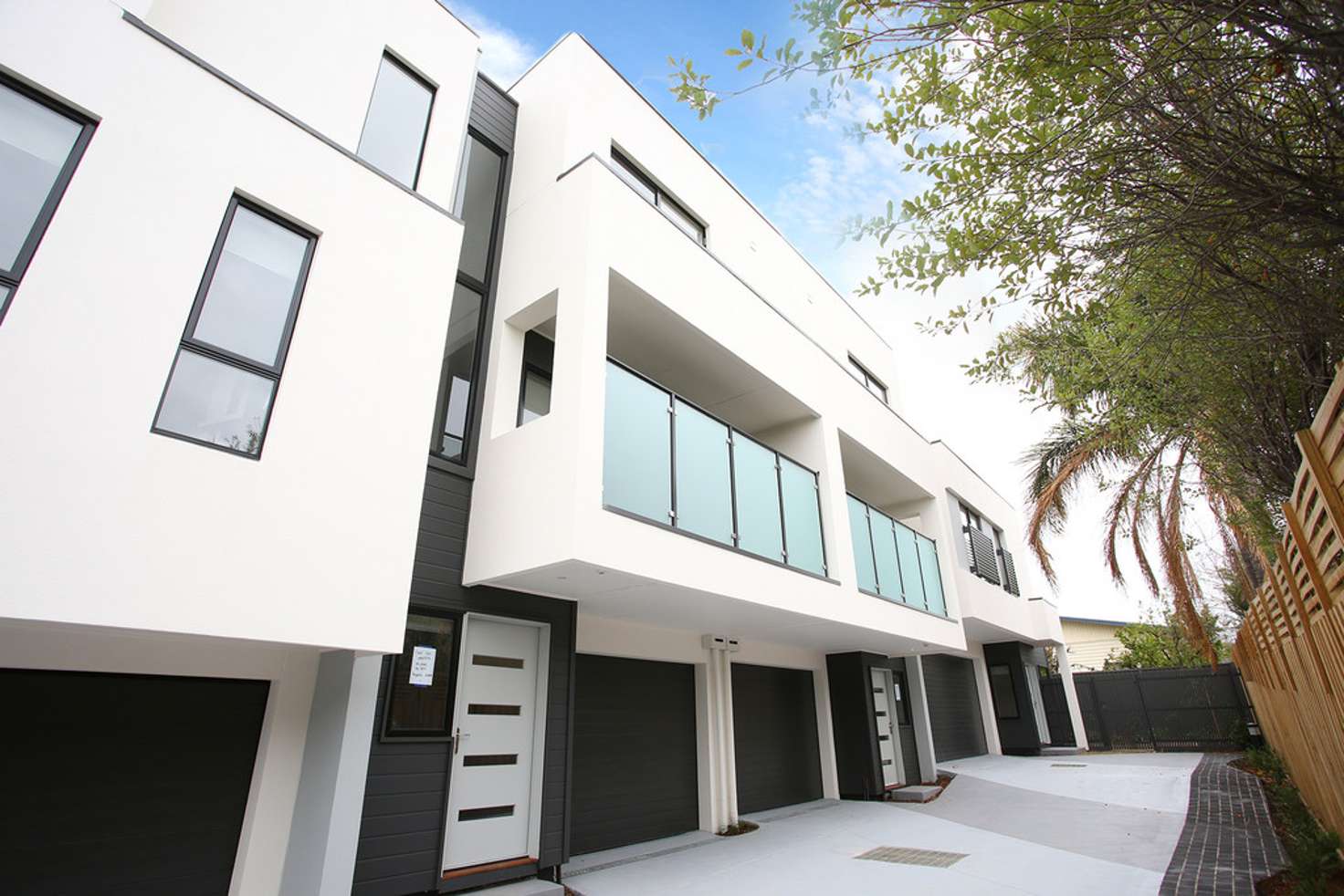 Main view of Homely townhouse listing, 2/1100 Nepean Highway, Highett VIC 3190