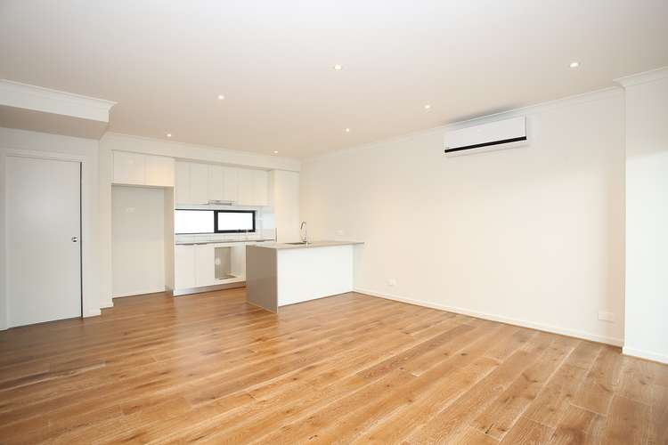 Third view of Homely townhouse listing, 2/1100 Nepean Highway, Highett VIC 3190