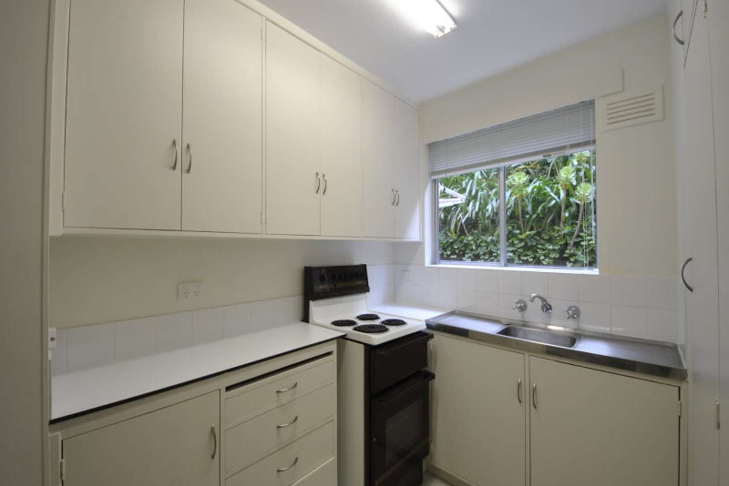 Main view of Homely unit listing, 1/50 Marieville Esplanade, Sandy Bay TAS 7005