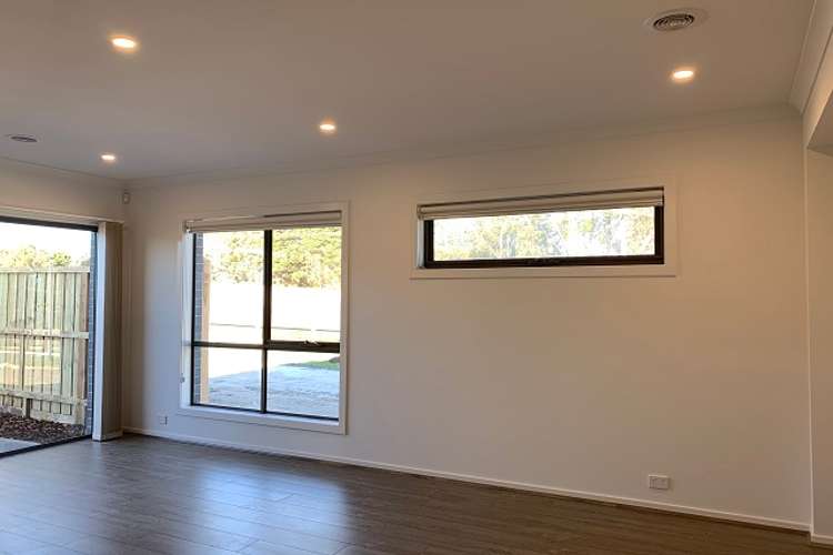 Fifth view of Homely townhouse listing, 25 Saltbreeze Circuit, Clyde VIC 3978
